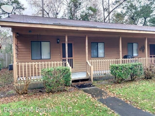 2 br, 1.5 bath House 4371 Lakeside Drive House for
