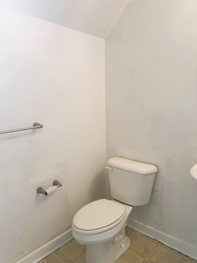 Building Photo - 248 Craftsman Cir