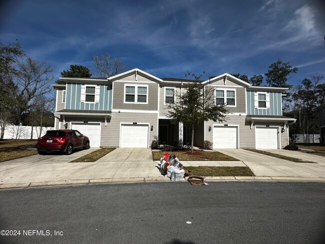 Building Photo - 7371 Palm Hills Dr