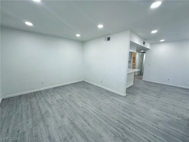 Building Photo - 4225 Stewart Ave