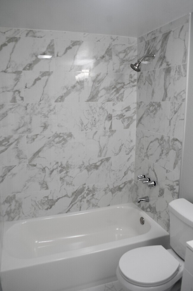 Foto del edificio - 2110 Seaman Rd