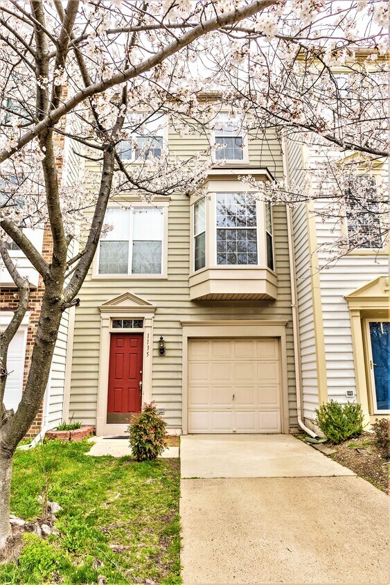 1135 Cypress Tree Pl, Herndon, VA 20170 Townhome Rentals in Herndon