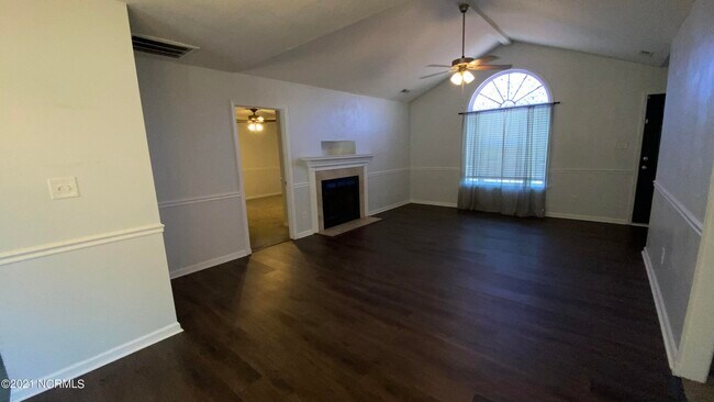 Building Photo - 284 Brookstone Way