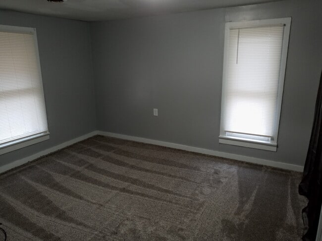 Building Photo - 508 N Cedar
