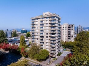 Building Photo - Skyline