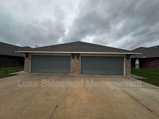 Photo - 1419 MacAlpine St House