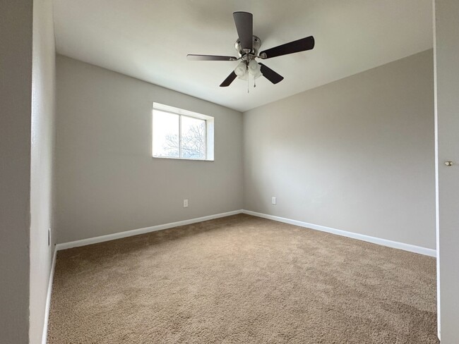 Interior Photo - LAUREL GARDENS