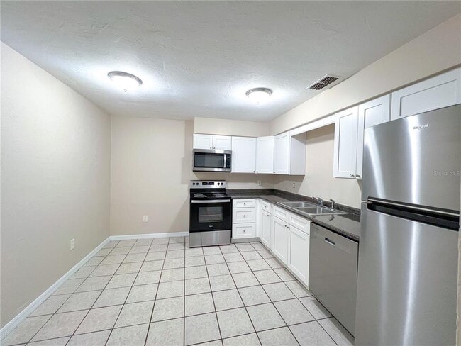 Building Photo - 703 SW 69th Terrace