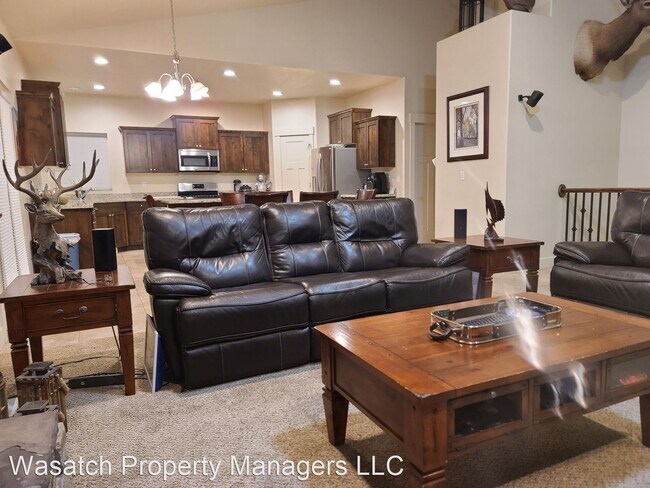 Building Photo - 6 br, 3.5 bath House - 939 E.  650 S.