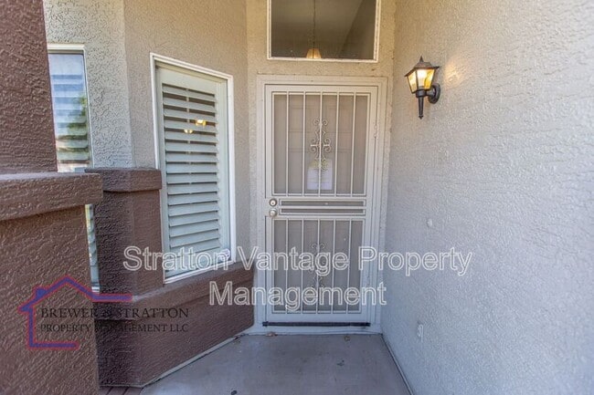 Building Photo - 3921 E Barbarita Ave