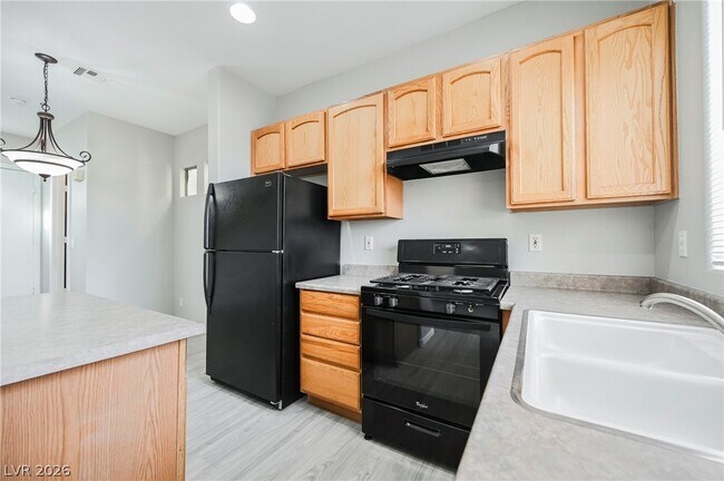 Foto del edificio - 8212 Strawberry Spring St
