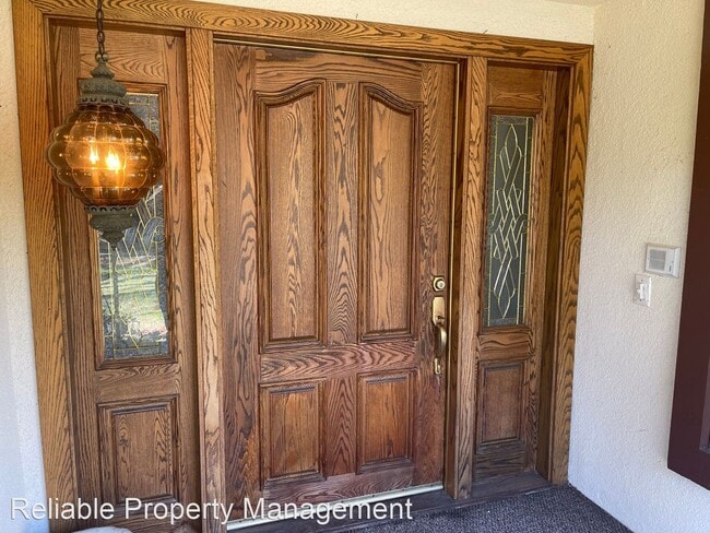 Building Photo - 4 br, 2.5 bath House - 377 N. Catherine Park