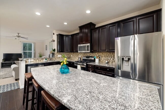 Building Photo - 543 Pemberwich Pl