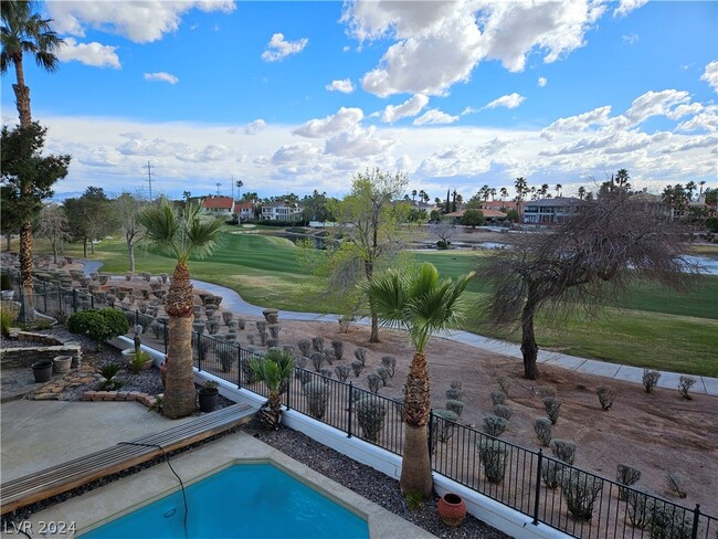 Building Photo - 8613 Canyon View Dr