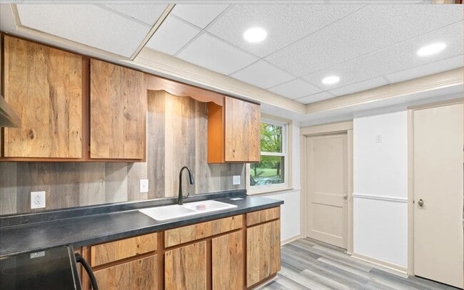 Building Photo - 754 Princeton Ave