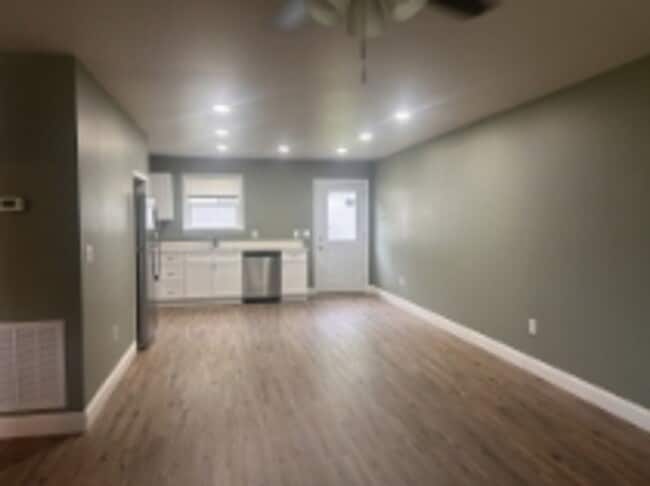 Building Photo - 385 Virginia St