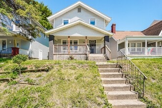 Building Photo - 1260 S Champion Ave