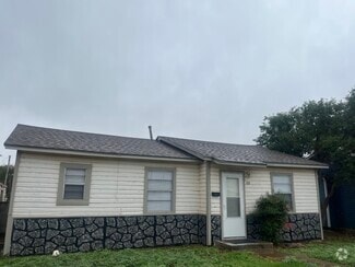 Building Photo - 122 Hickory St