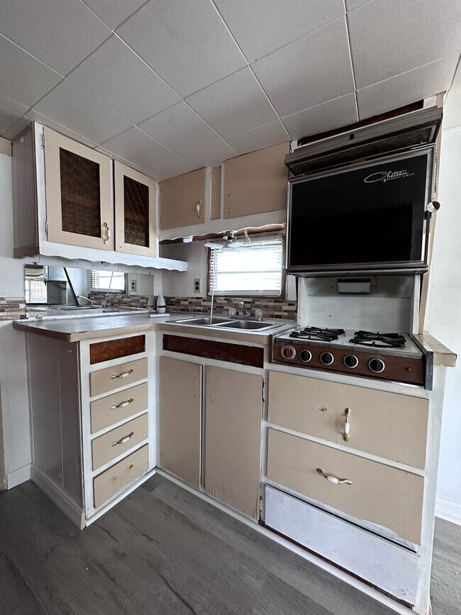 Foto del edificio - 1/1 Mobile Home - Rent to own - Zephyrhills, FL