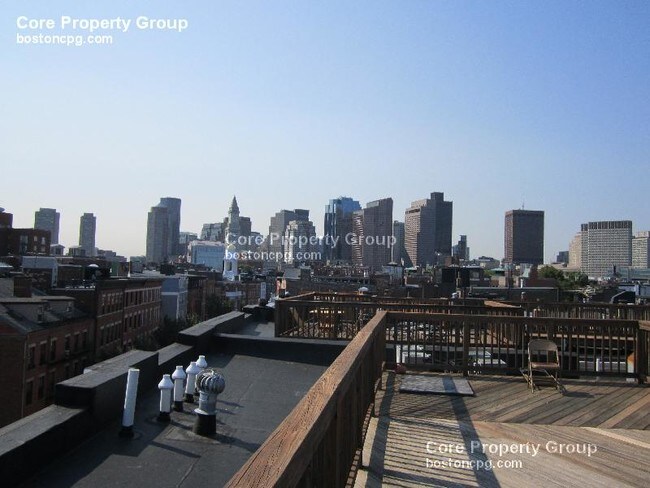 Building Photo - 464 Hanover St