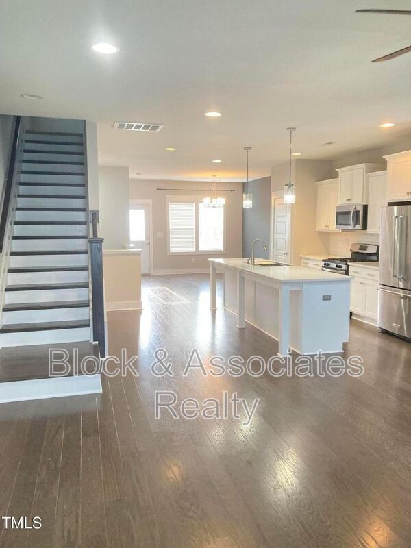Building Photo - 608 Mill Station Ln