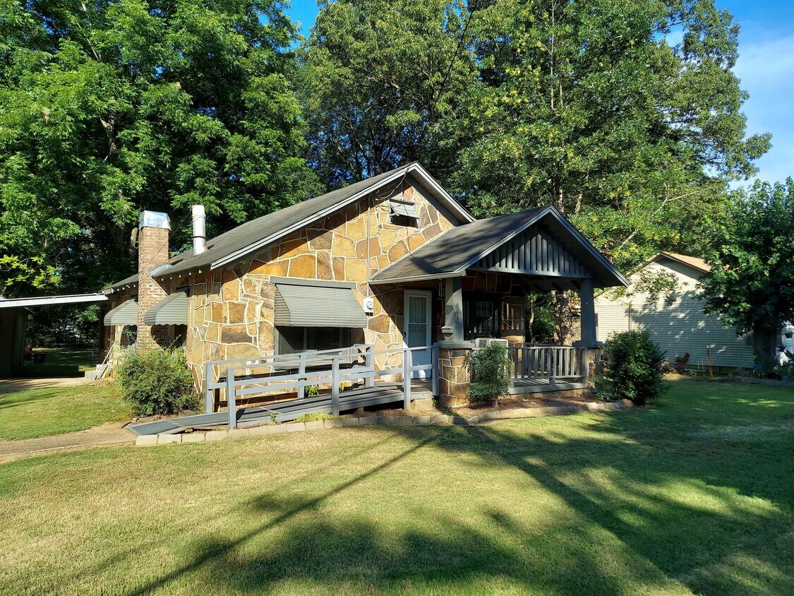 601 S Carter St, Clarksville, AR 72830 House Rental in Clarksville