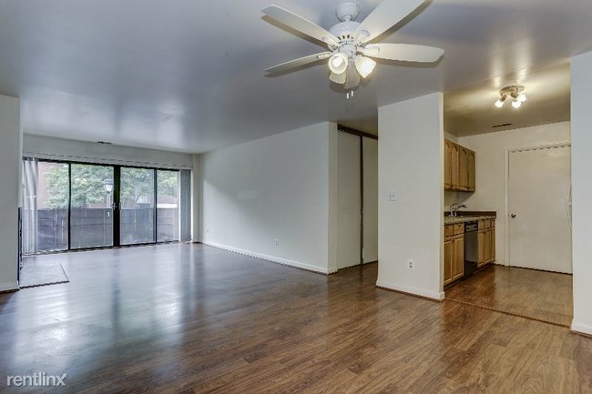 Building Photo - 2 br, 2 bath Condo - 5570 Vantage Point