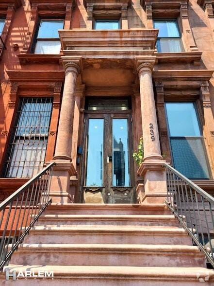 Building Photo - 239 Lenox Ave