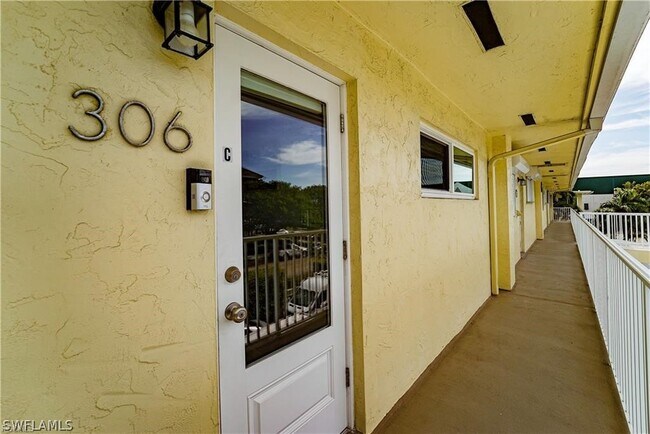 Foto del edificio - 1100 8th Ave S