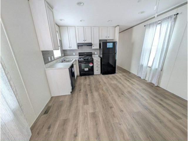 Foto del edificio - 121 Lynn Ln