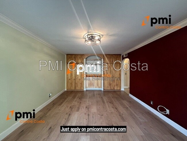 Building Photo - 460 N Civic Dr