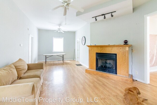 Foto del edificio - 4 br, 2.5 bath House - 804 W. Ashland Ave.