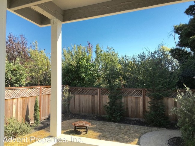 Building Photo - 1685 Macarthur Blvd