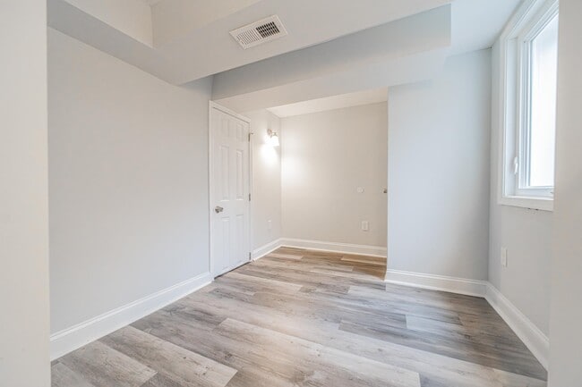 Building Photo - 7903 Langdon Ln