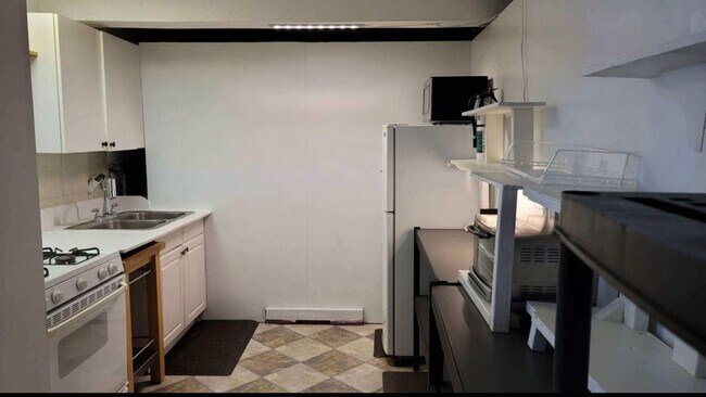 Foto del edificio - 732 Clubhouse Dr