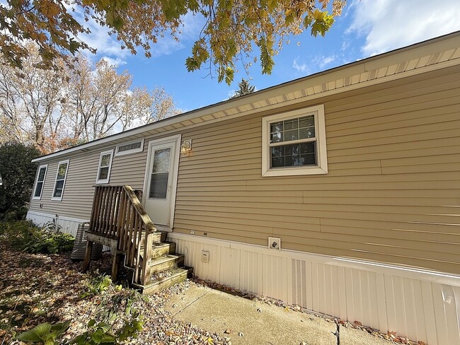 Foto del edificio - 45 Candlelight Dr