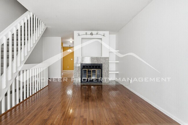 Foto del edificio - Charming Condo with Central AC and Balcony