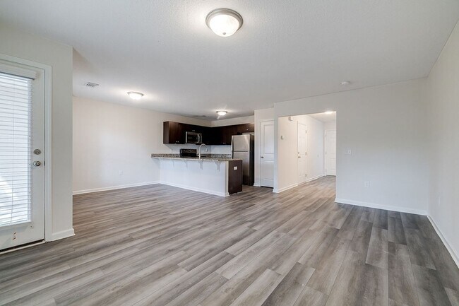 Foto del edificio - 3 Bed 2.5 Bath - Spacious Townhome Centrally Located in Rincon