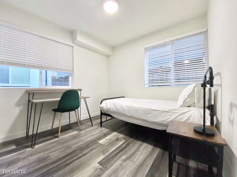 Foto principal - 9 br, 3 bath House - 5264 Brooklyn Ave NE