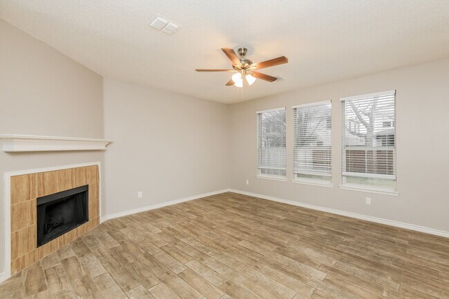 Foto del edificio - 7806 Calgary Ln