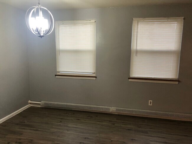 Foto del edificio - 13797 Cedar Rd