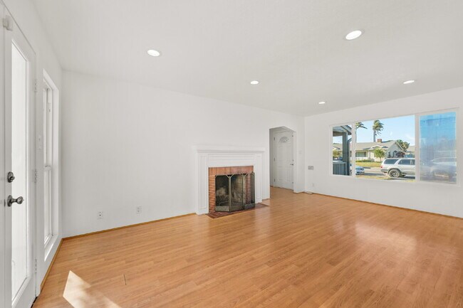 Foto del edificio - "Charming 2-Bedroom Retreat on Douglas Ave...