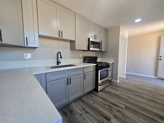 Foto del edificio - Modern 1-Bedroom 1-bathroom ADU guest hous...
