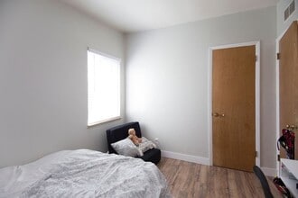 Building Photo - 830 Balsam Ln