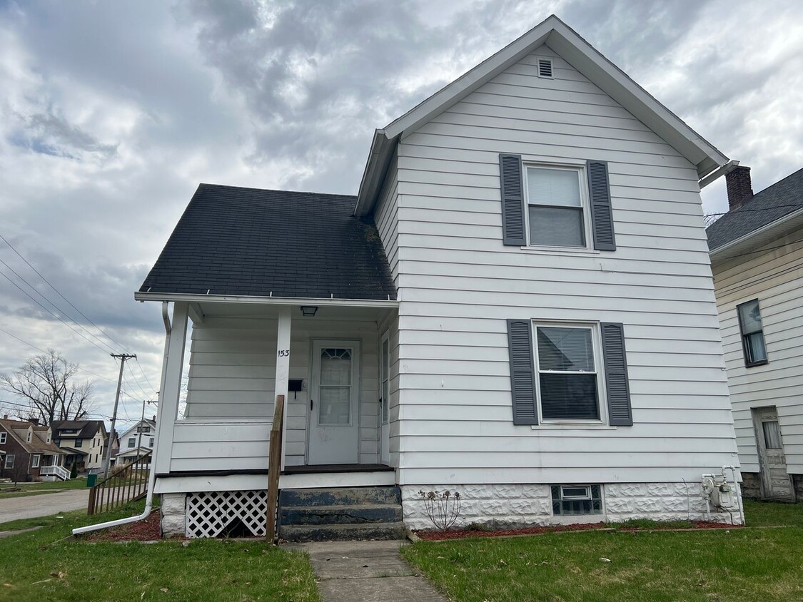 Primary Photo - 153 E. Howard