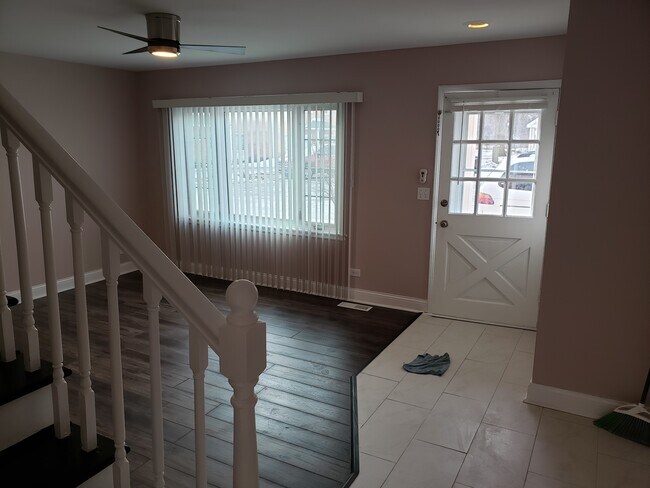 Foto del edificio - 2142 Rugen Rd