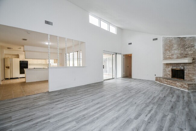 Foto del edificio - 6411 Teal Run Dr