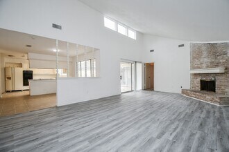 Building Photo - 6411 Teal Run Dr