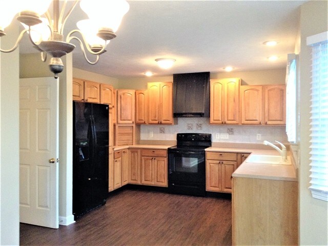 Building Photo - 132 Irongate Drive