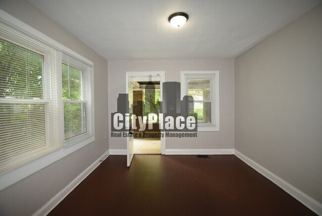 Foto del edificio - 925 N Gladstone Ave